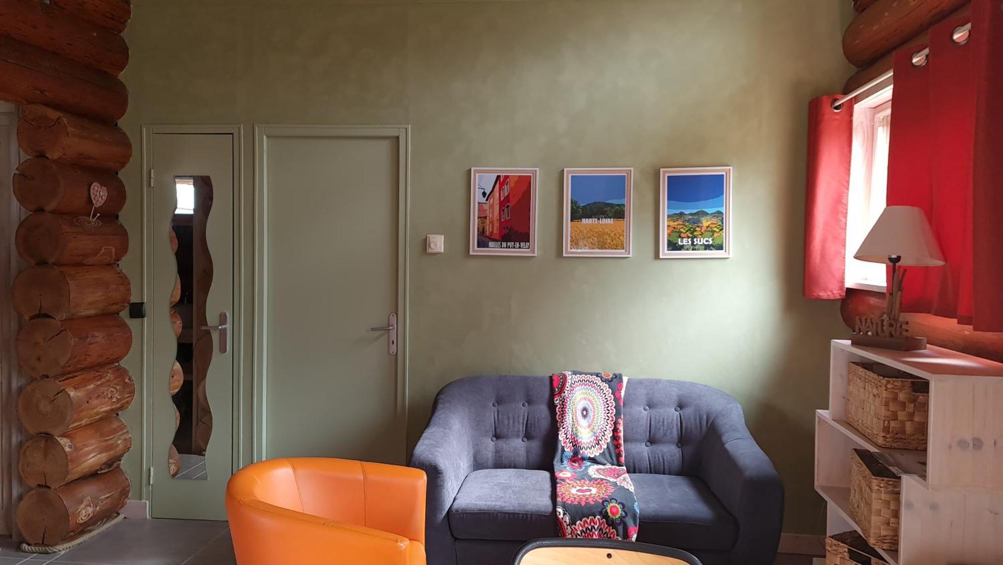 Pialous:Chalet en rondins avec Espace Détente La Chapelle-d'Aurec Exterior foto